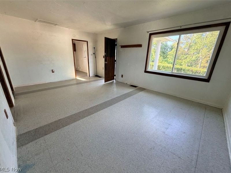 934 Buena Vista Boulevard, Steubenville, OH 43952 Photo 8