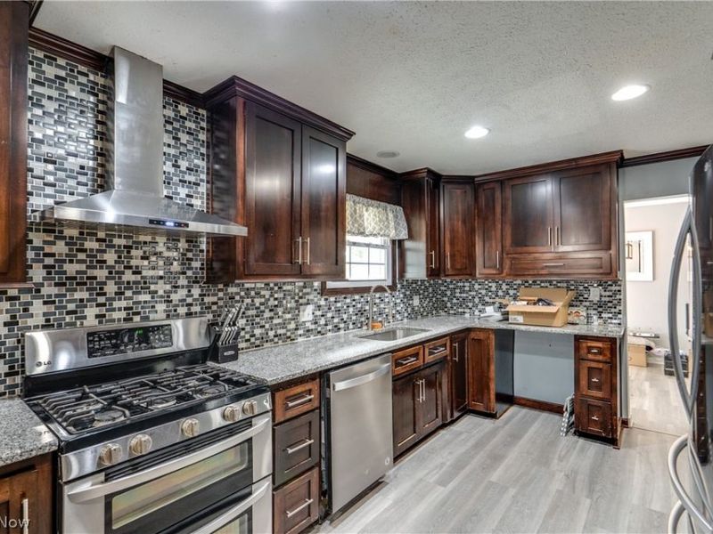 7320 Lourelton Avenue NW, North Canton, OH 44720 Photo 10