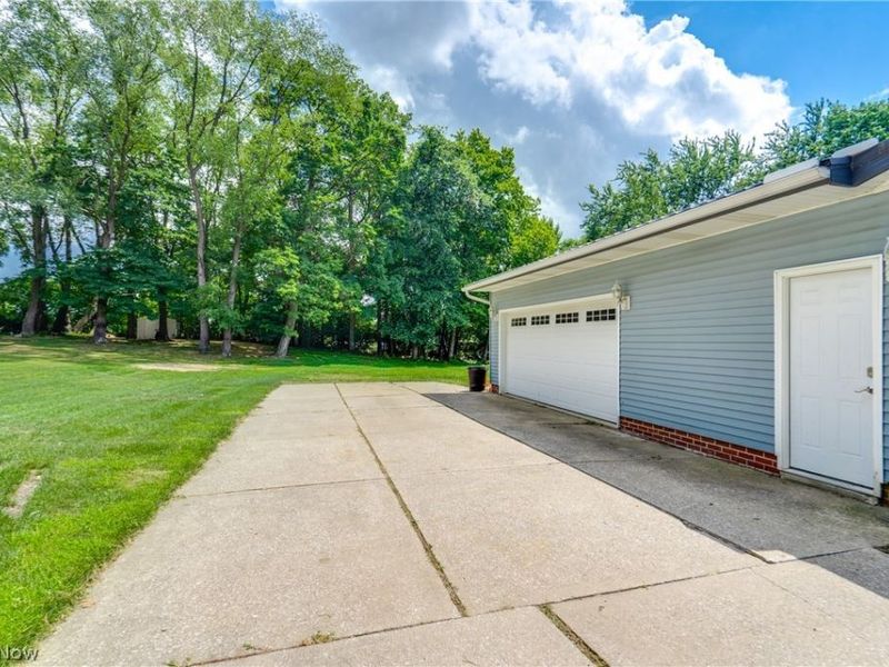 7320 Lourelton Avenue NW, North Canton, OH 44720 Photo 23