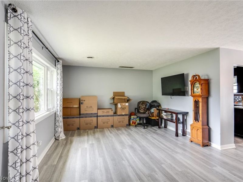 7320 Lourelton Avenue NW, North Canton, OH 44720 Photo 3