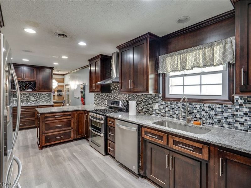 7320 Lourelton Avenue NW, North Canton, OH 44720 Photo 8