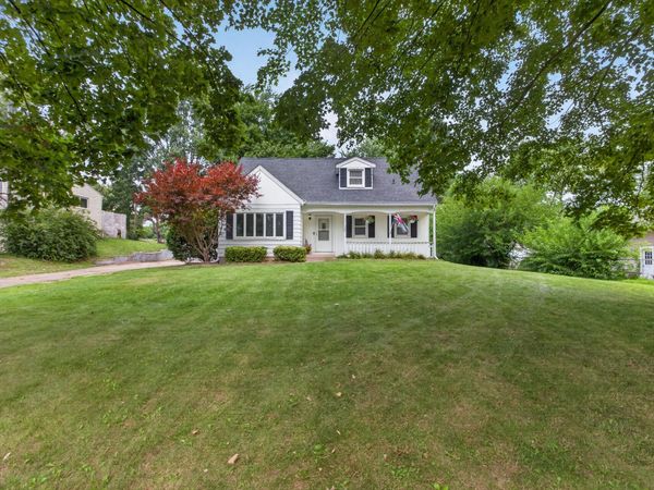 1200 Woodworth Road, Jackson, MI 49202