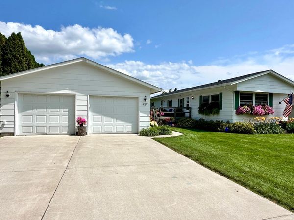 929 W Iowa Street , Lake City, MN 55041