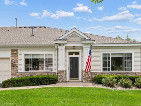 2013 Stahlke Way, Chaska, MN 55318