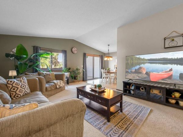 3837 Gershwin Avenue N, Oakdale, MN 55128