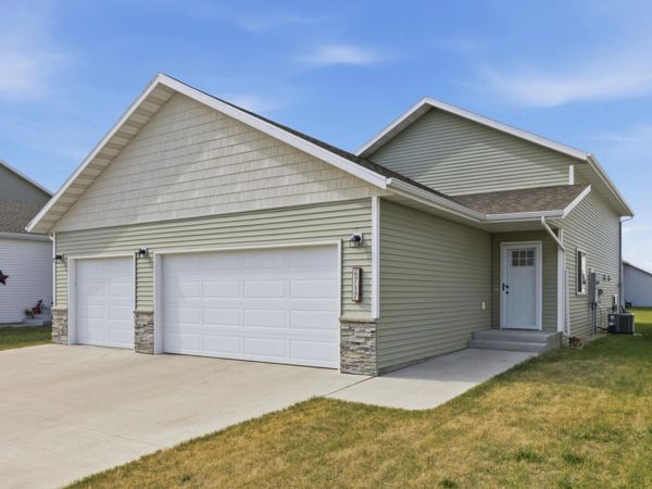6717 71st Avenue S, Horace, ND 58047