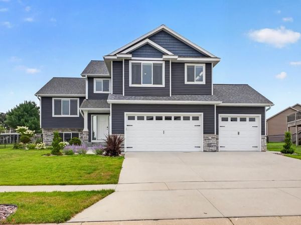886 Portsmith Drive NW, Rochester, MN 55901