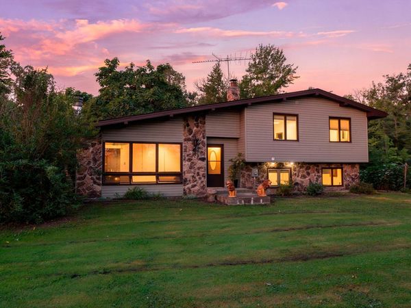 32350 Cedar Crest Trail NE, North Branch, MN 55056