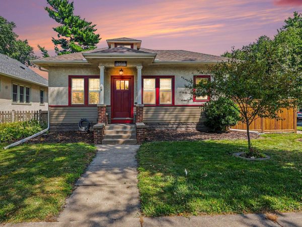 3957 44th Avenue S, Minneapolis, MN 55406