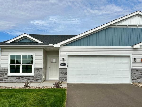 1777 Squirrel Way, New Richmond, WI 54017