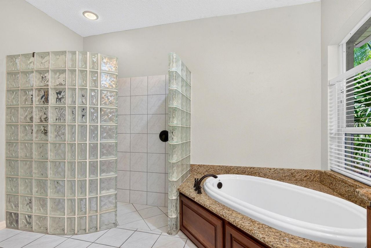 2073 Misty Sunrise Trail, Sarasota, FL 34240 Photo