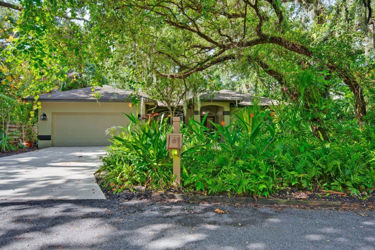 2073 Misty Sunrise Trail, Sarasota, FL 34240 Photo