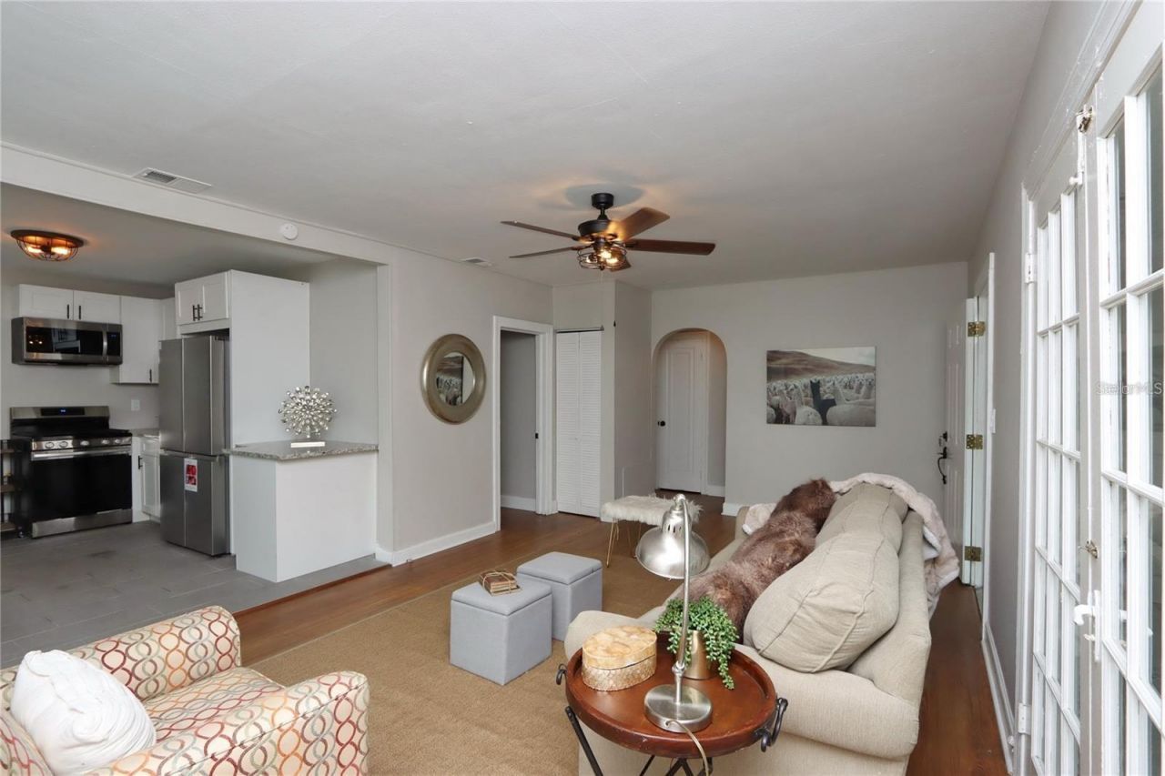 1532 13th Street S, Saint Petersburg, FL 33705 Photo