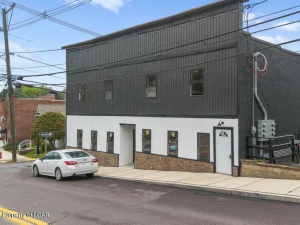 42-44 Main Street, Dallas, PA 18612