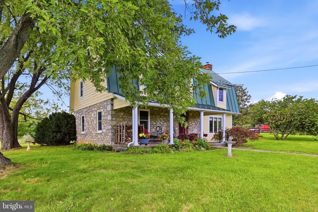 936 Gun Barrel Rd, White Post, VA 22663 Main Photo