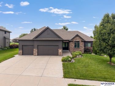 10218 Spyglass Drive, Omaha, NE 68136