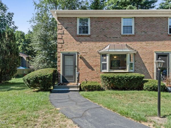 137 Point Of Woods Drive, Albany, NY 12203