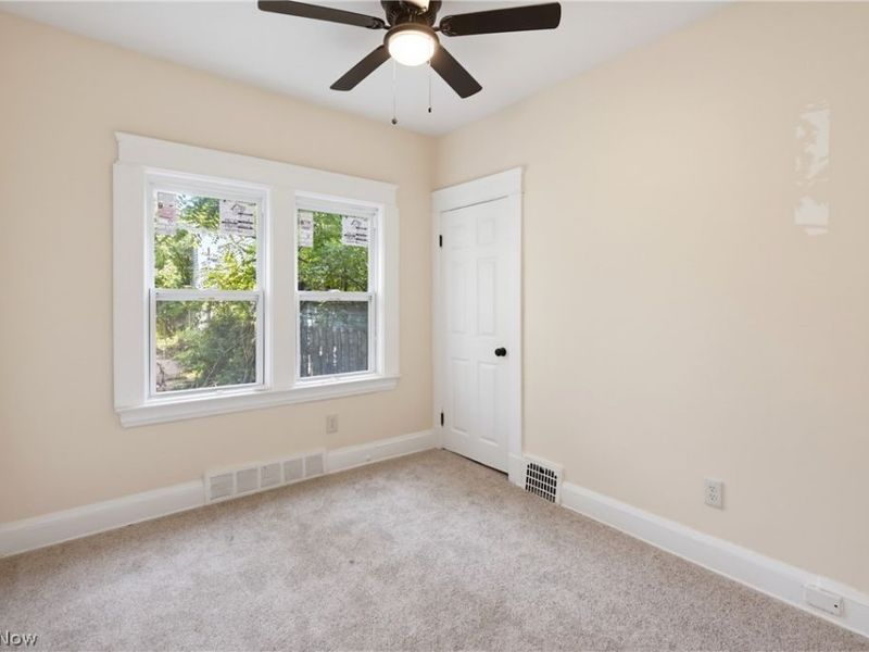 658 E 92nd Street, Cleveland, OH 44108 Photo 18