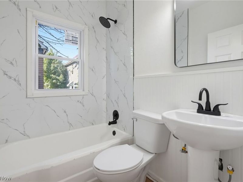 658 E 92nd Street, Cleveland, OH 44108 Photo 20