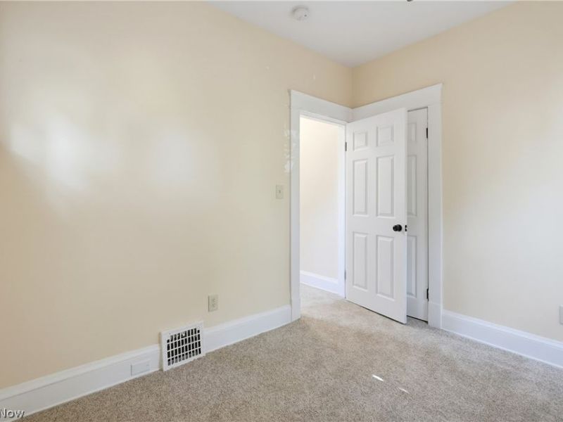 658 E 92nd Street, Cleveland, OH 44108 Photo 23