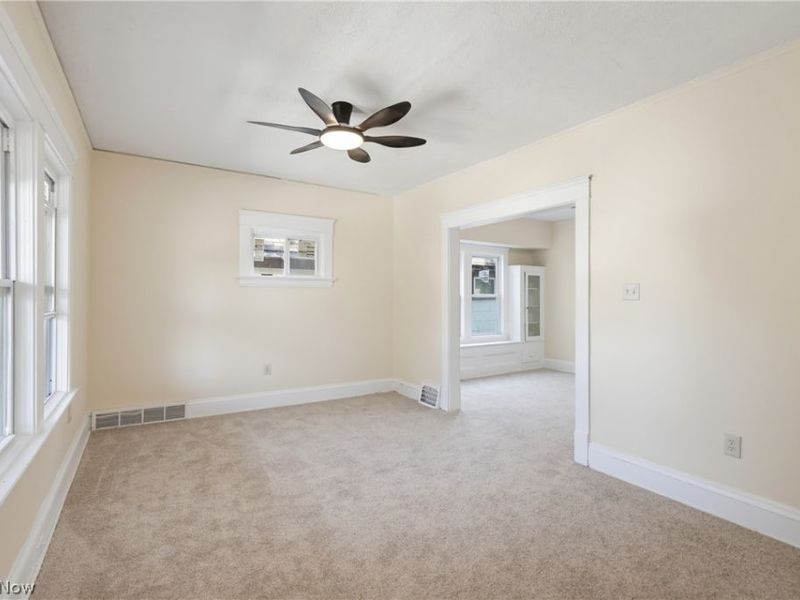 658 E 92nd Street, Cleveland, OH 44108 Photo 31