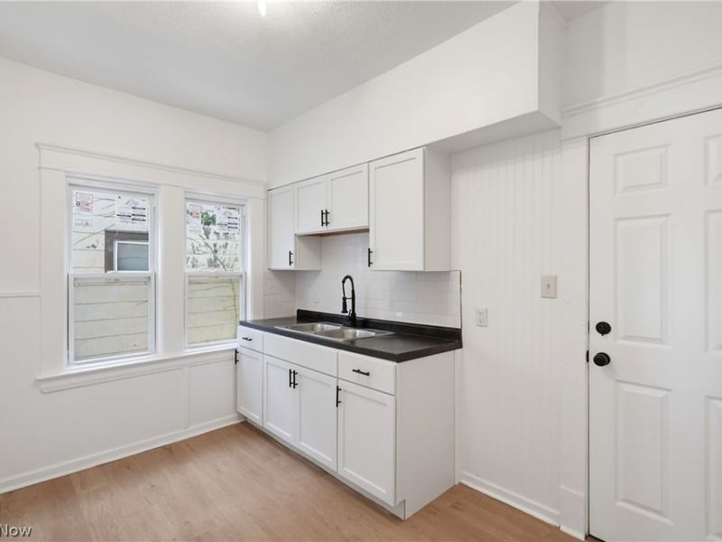 658 E 92nd Street, Cleveland, OH 44108 Photo 8
