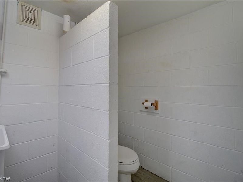 3563 Fulton Road, Cleveland, OH 44109 Photo 10
