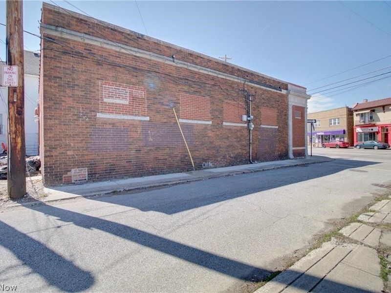 3563 Fulton Road, Cleveland, OH 44109 Photo 2