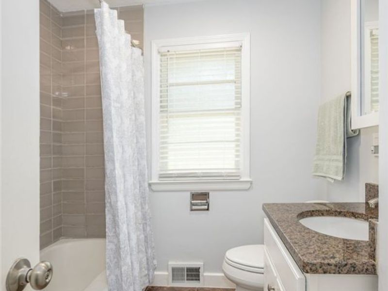 7570 Richmond Road, Oakwood Village, OH 44146 Photo 14