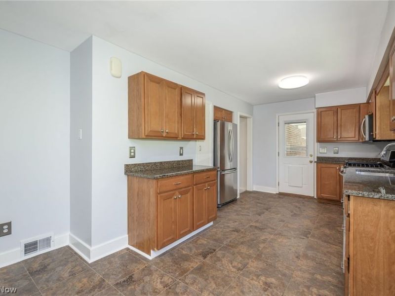 7570 Richmond Road, Oakwood Village, OH 44146 Photo 16