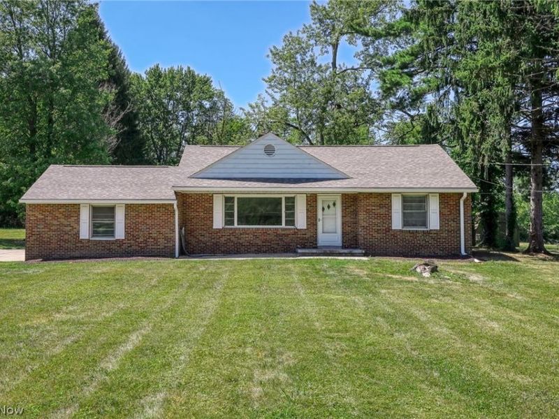 7570 Richmond Road, Oakwood Village, OH 44146 Photo 2