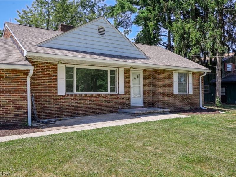 7570 Richmond Road, Oakwood Village, OH 44146 Photo 3