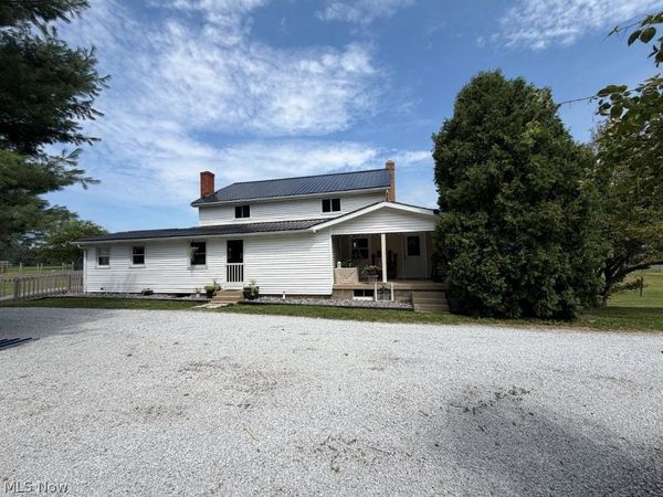 8869 Fredericksburg Road, Fredericksburg, OH 44627