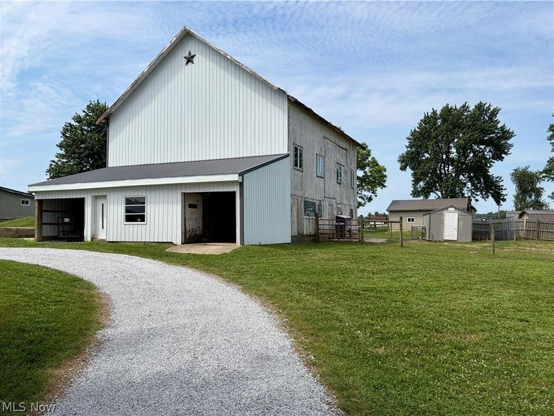 8869 Fredericksburg Road, Fredericksburg, OH 44627 Photo 9