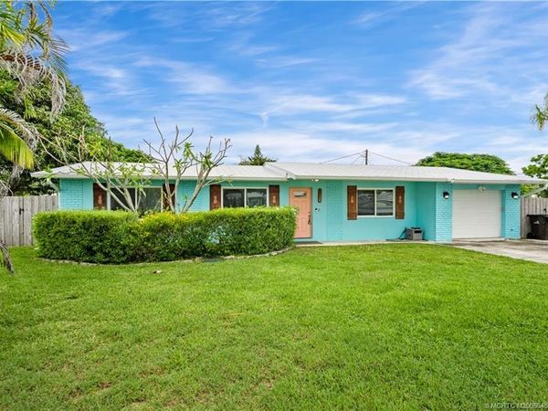 1126 SE Alamanda Lane, Stuart, FL 34996
