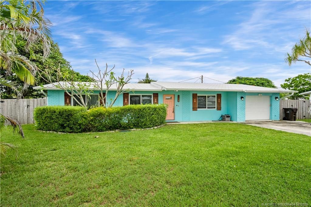 1126 SE Alamanda Lane, Stuart, FL 34996 Photo