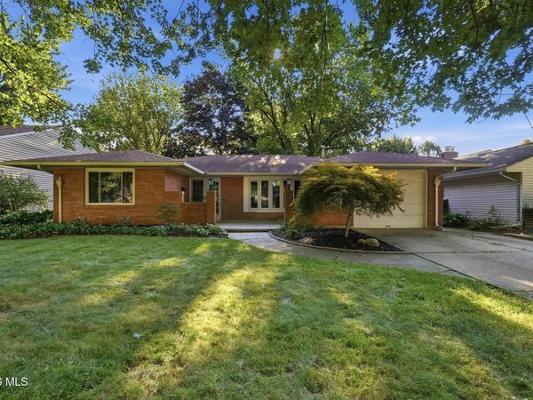 210 Cedar Lane , Waterville, OH 43566