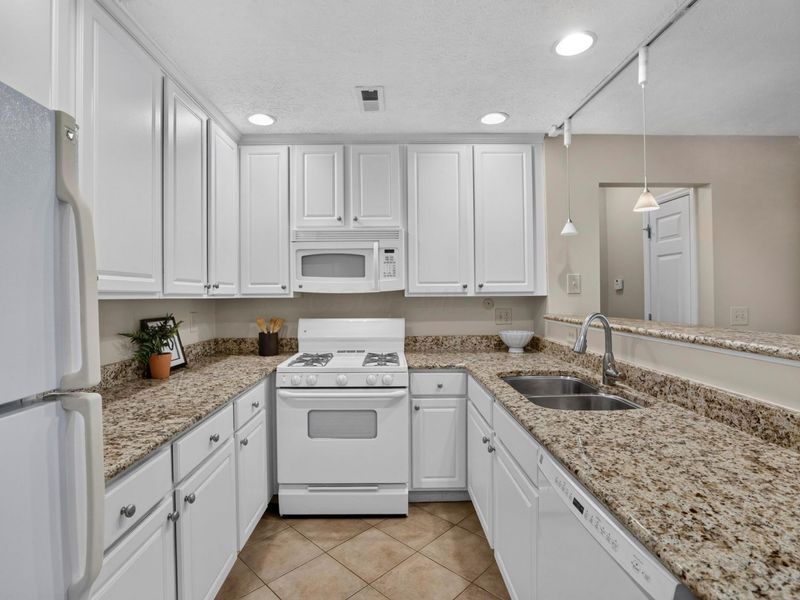 5310 Stonemeadow Avenue, Unit SA5310, Columbus, OH 43220 Photo 10