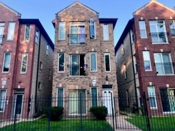 7955 S Manistee Avenue , Chicago, IL 60617
