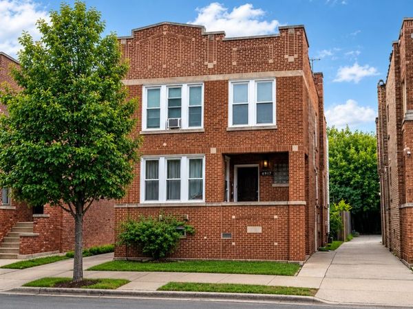 4917 W Addison Street , Chicago, IL 60641