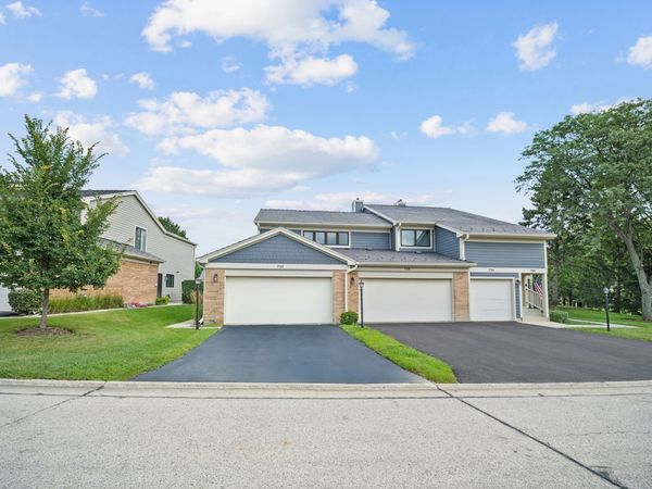 720 Caliente Court , Unit 720, Libertyville, IL 60048