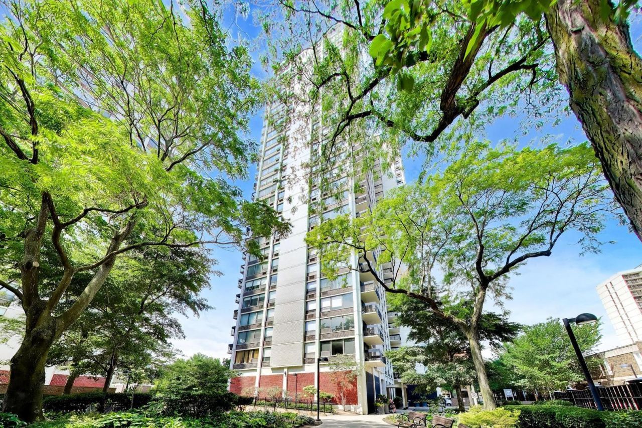 1460 N Sandburg Terrace, Unit 1412A, Chicago, IL 60610 Main Photo