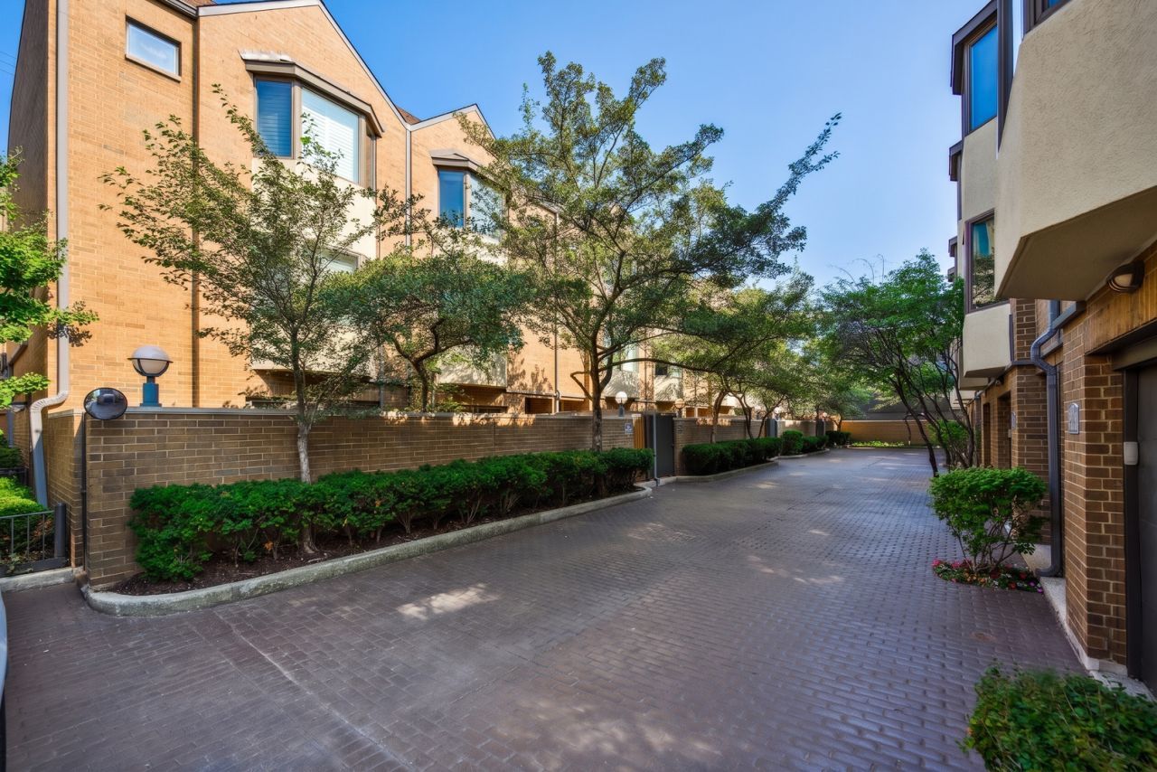 2019 N Halsted Street, Unit A, Chicago, IL 60614 Main Photo