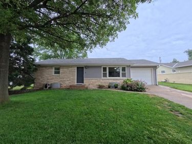 3 Eastridge Drive N, York, NE 68467