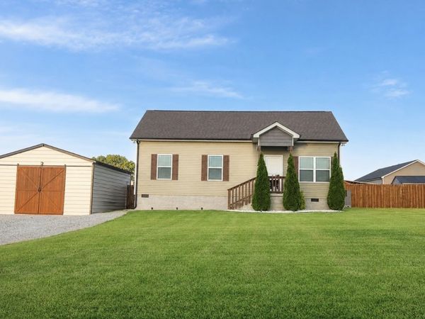 1204 Redden Ln , Burns, TN 37029