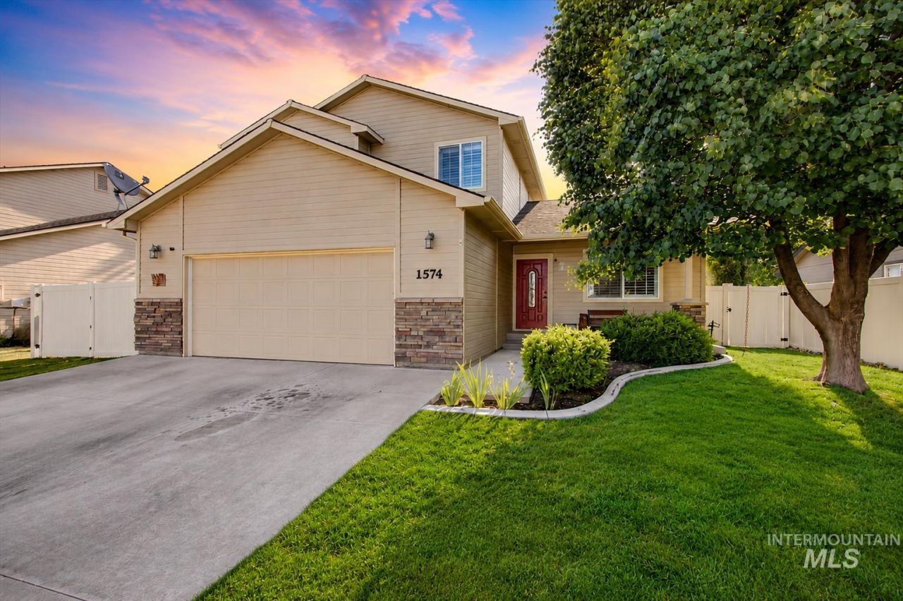 1574 S Glasgow, Nampa, ID 83686 Main Photo