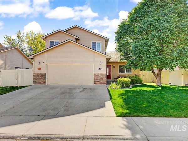 1574 S Glasgow, Nampa, ID 83686
