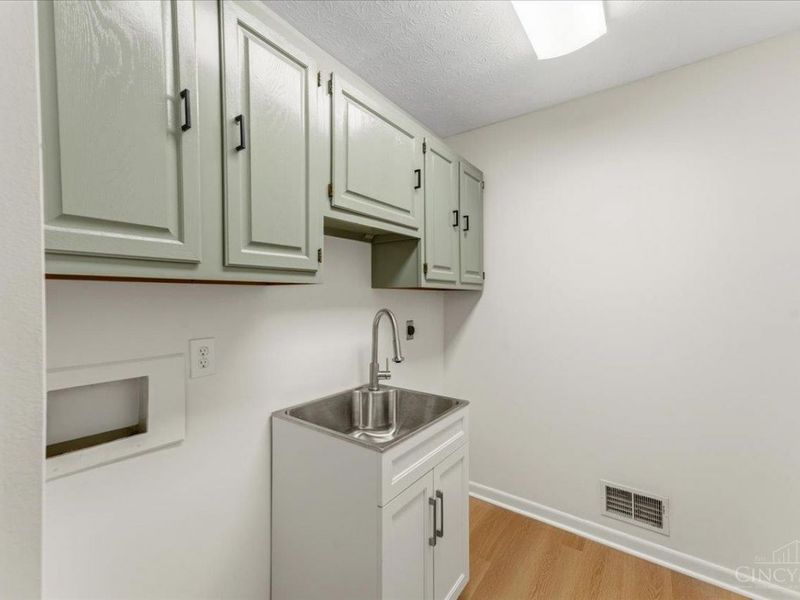 6349 Paxton Woods Drive, Miami Twp, OH 45140 Photo 24
