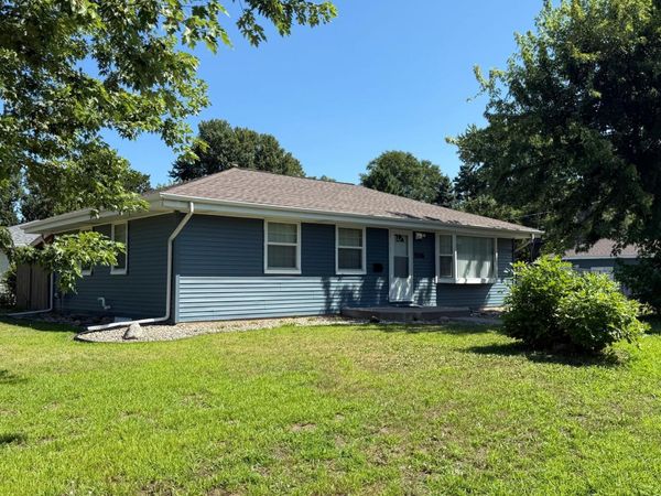 2016 W 90th Street, Bloomington, MN 55431