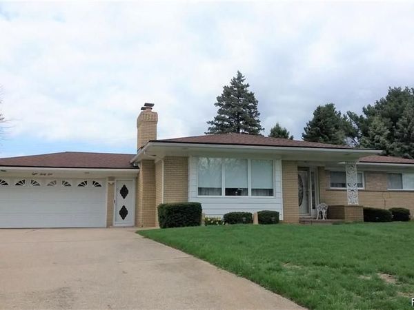 831 Sunnybeach Boulevard, White Lake Township, Mi 48386
